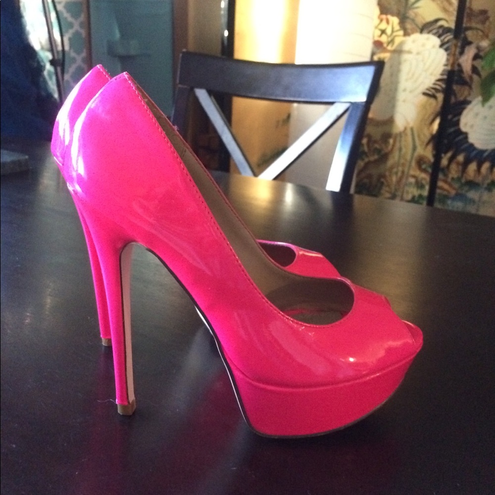 Hot neon pink Aldo patent heels 36 6